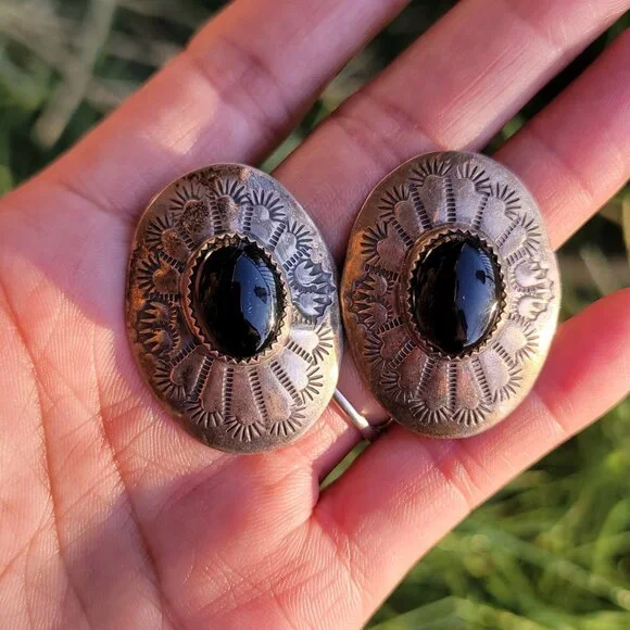 .Absolutely stunning vintage Native American handmade onyx stampwork large state